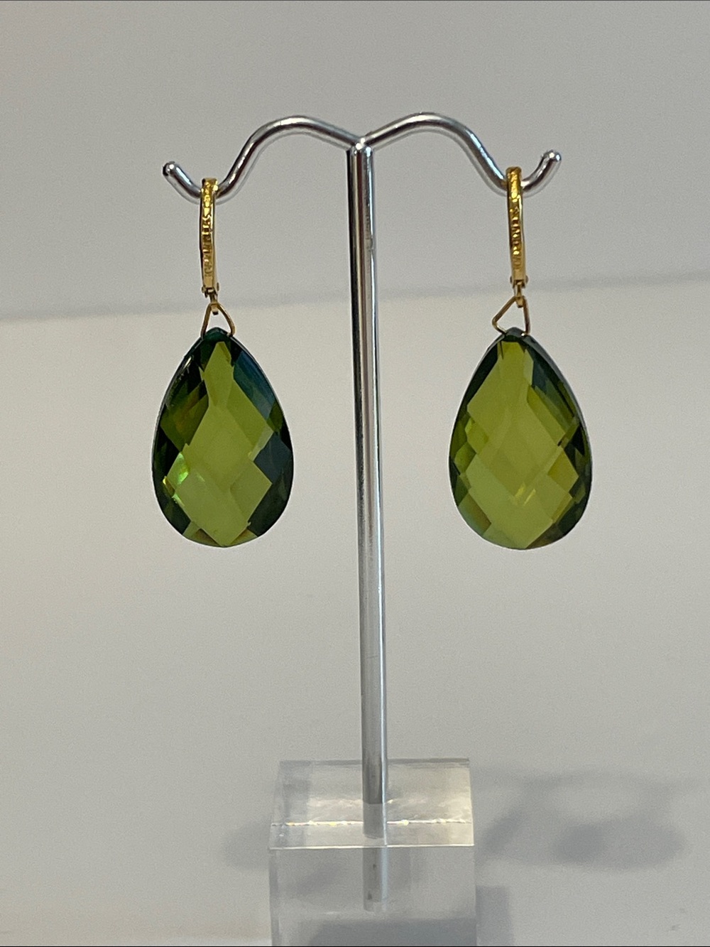Joan Rivers Vintage Olive Green Faceted Acrylic/Lucite Dangle Earrings